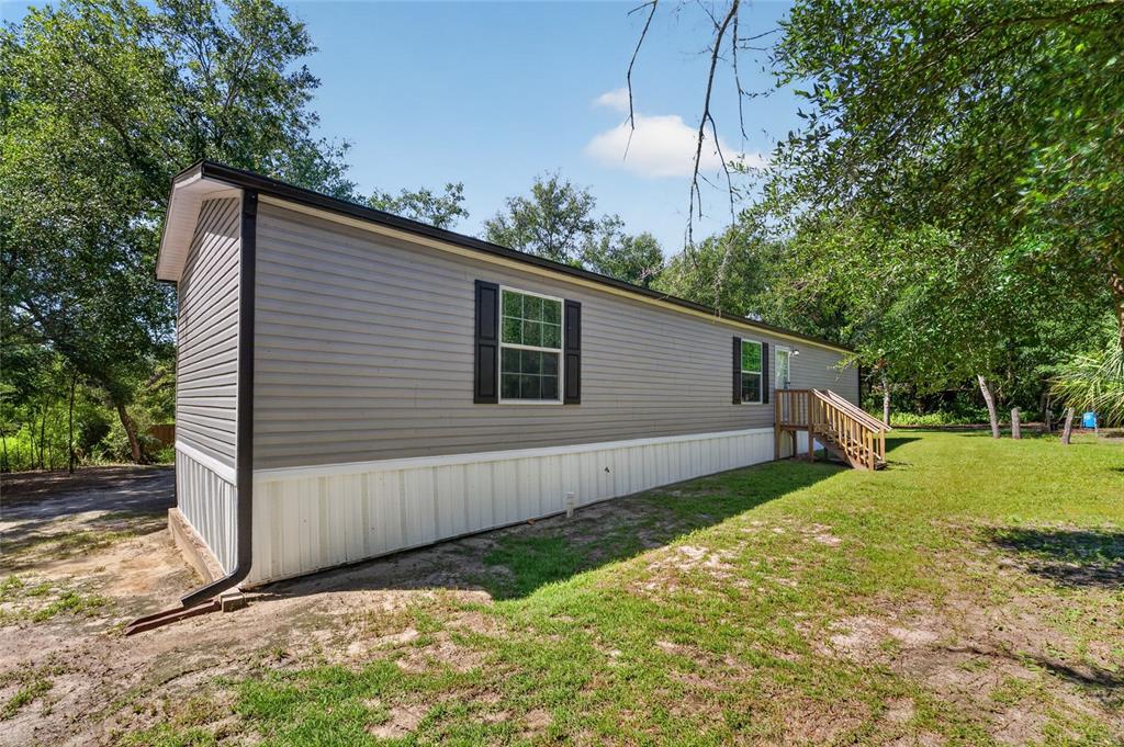 18850 SE 93RD STREET, OCKLAWAHA, FL — photo 2 of 23