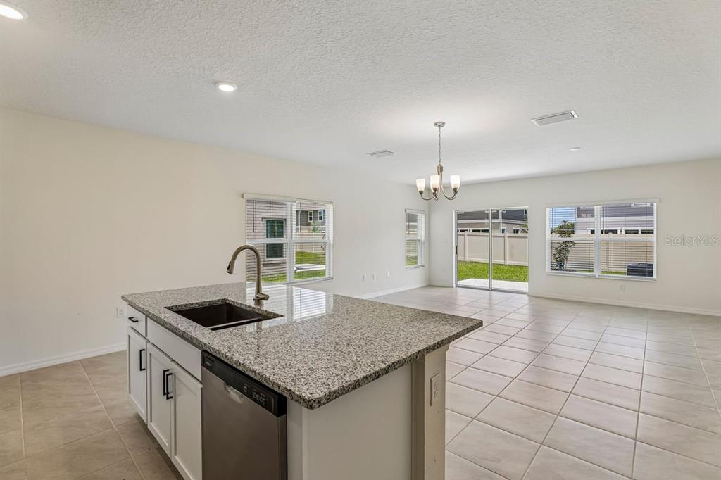 647 MEADOWS EDGE PLACE, LAKE WALES, FL — photo 5 of 18
