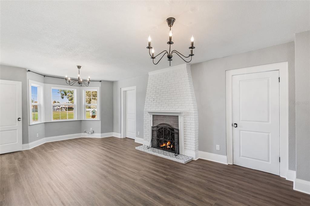 807 INTERLACHEN PARKWAY, LAKELAND, FL — photo 2 of 45