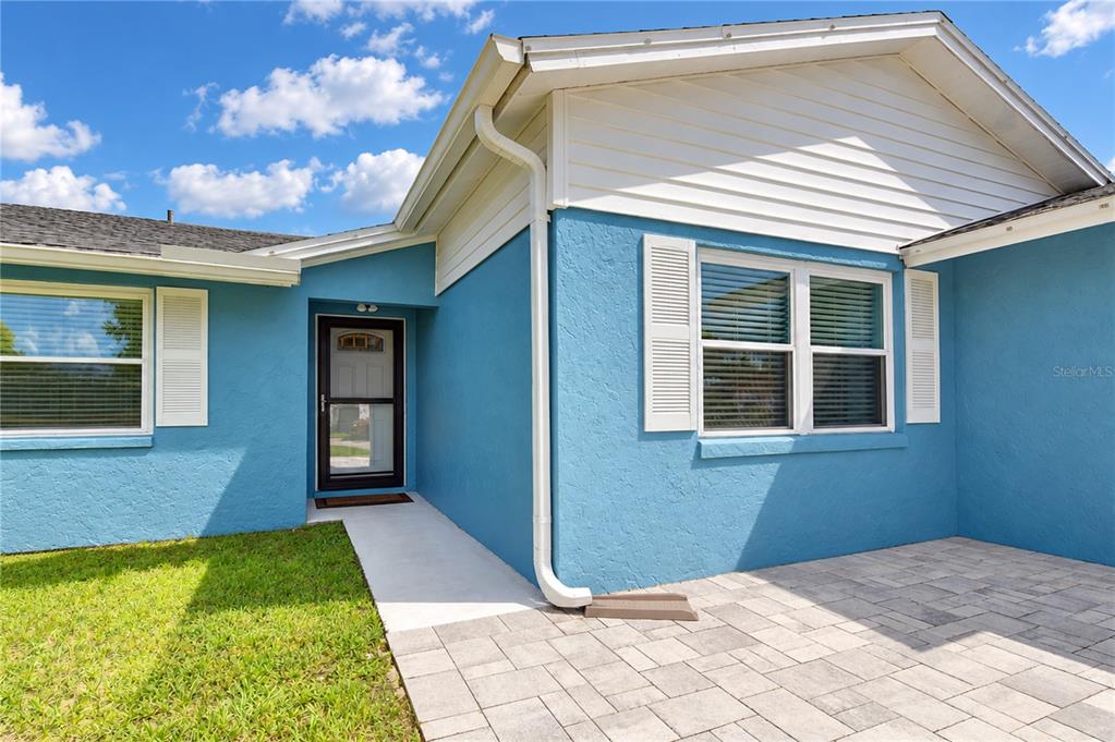 12505 MONDRAGON DRIVE, TAMPA, FL — photo 5 of 30