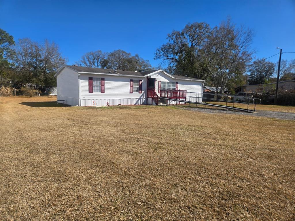 6106 MANGROVE DRIVE
