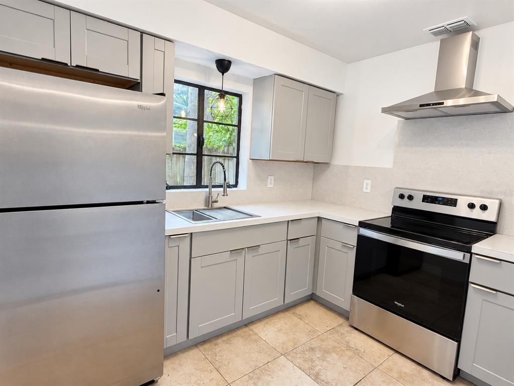 707 S MILLS AVENUE, ORLANDO, FL — photo 2 of 27