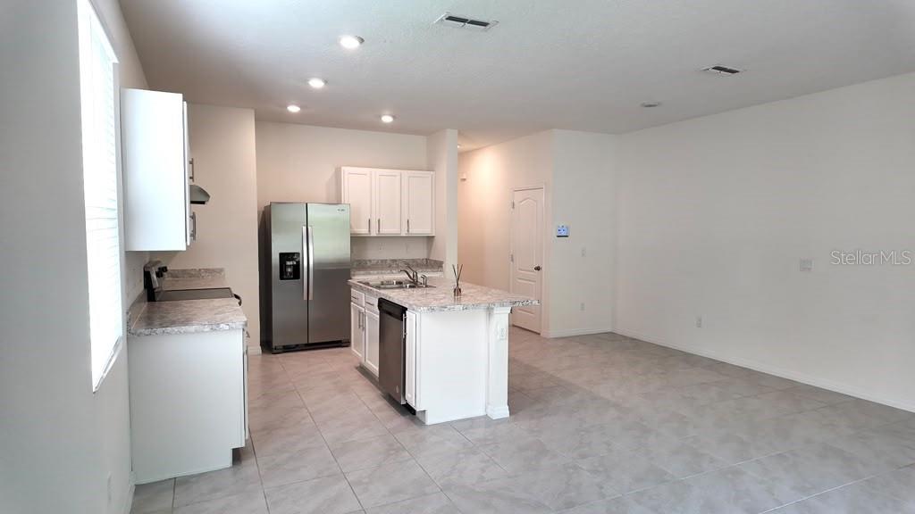 1241 YELLOW FINCH DRIVE, DAVENPORT, FL — photo 3 of 30