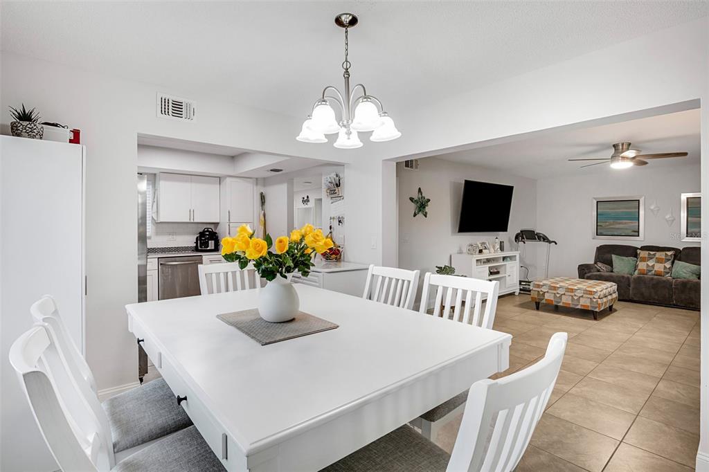 1825 UNIVERSITY PLACE UNIT 145, SARASOTA, FL — photo 4 of 10