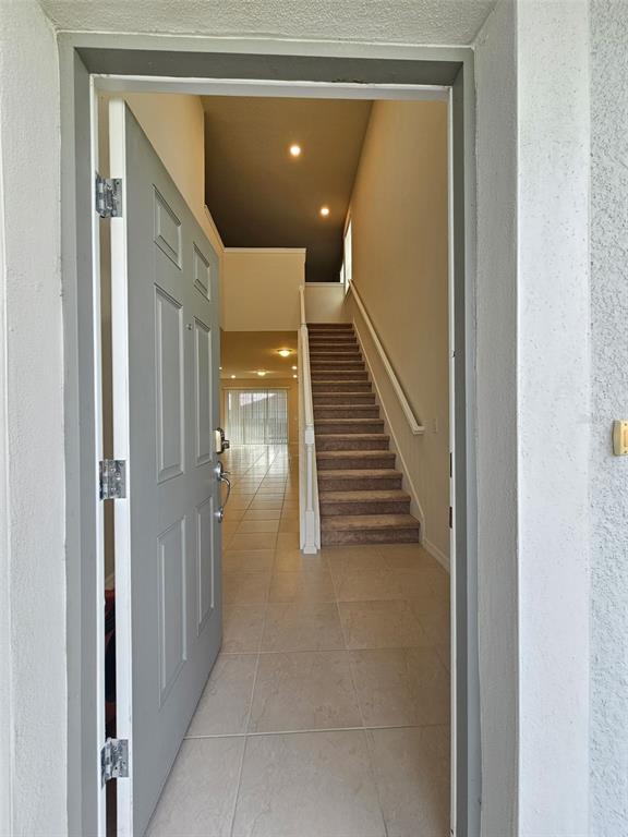 3273 LILAC WAY, DAVENPORT, FL — photo 2 of 49