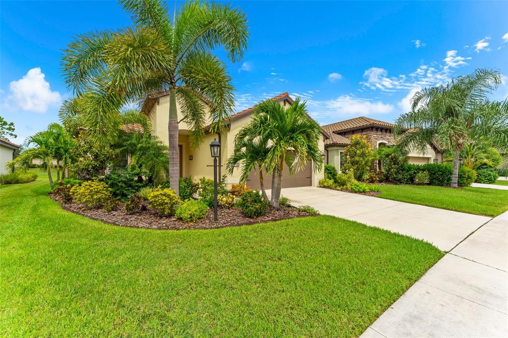 208 CAPRIANA COURT, NOKOMIS, FL — photo 2 of 30