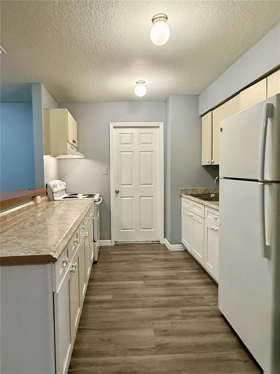 3514 E MOHAWK AVENUE, TAMPA, FL — photo 2 of 16