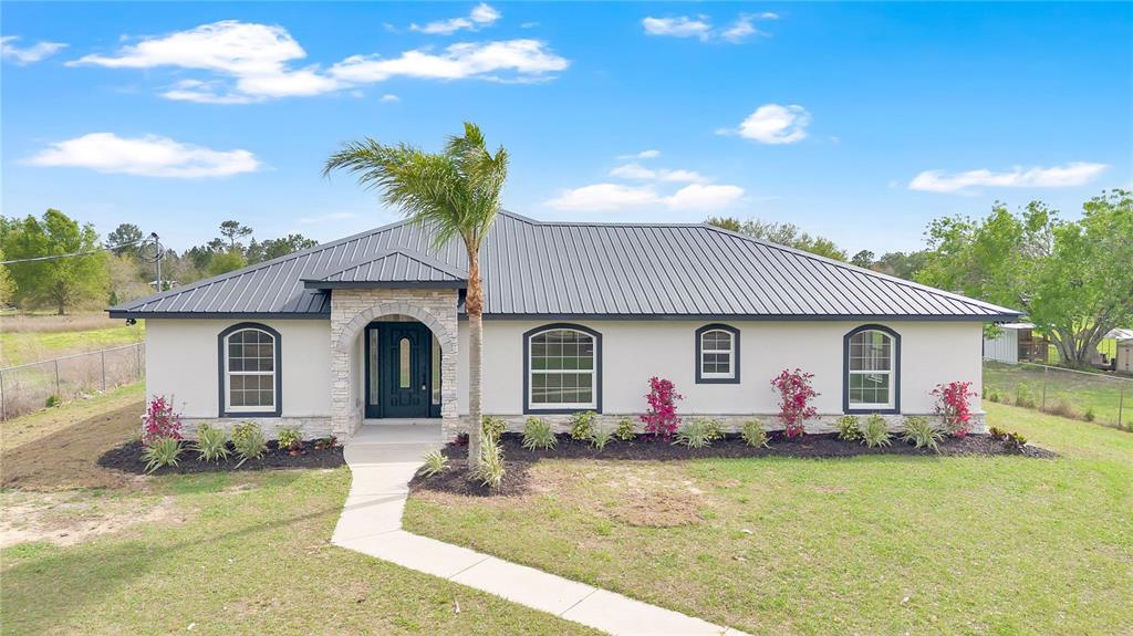 8 OAKRIDGE DRIVE