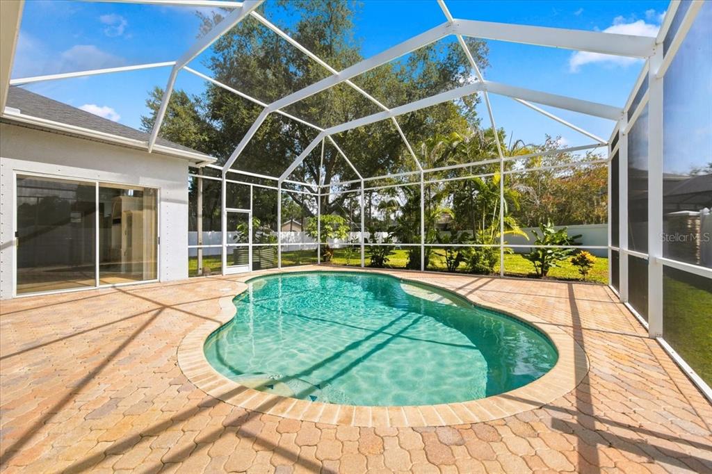15019 LAKE EMERALD BOULEVARD, TAMPA, FL — photo 3 of 30