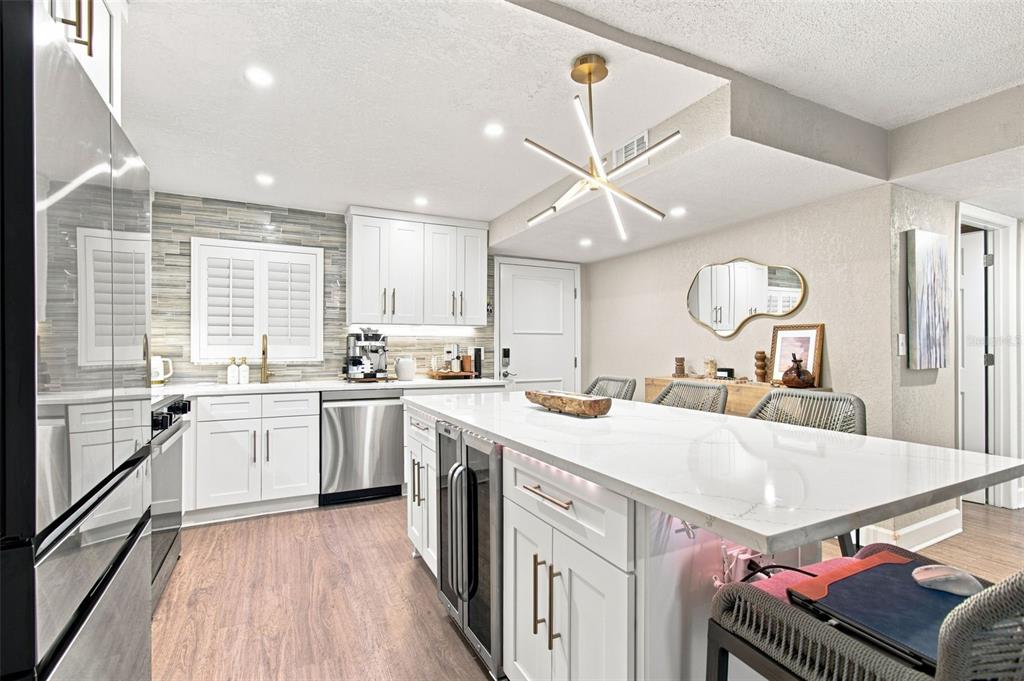 17035 GULF BOULEVARD UNIT 122, NORTH REDINGTON BEACH, FL — photo 5 of 30