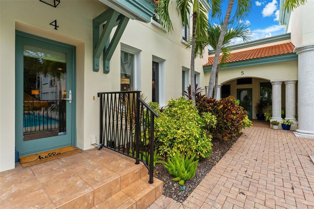 1685 LAUREL STREET UNIT 4, SARASOTA, FL — photo 2 of 30