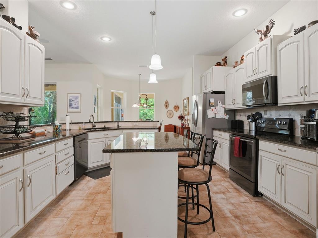 8333 ALLEN DRIVE, WEEKI WACHEE, FL — photo 4 of 30