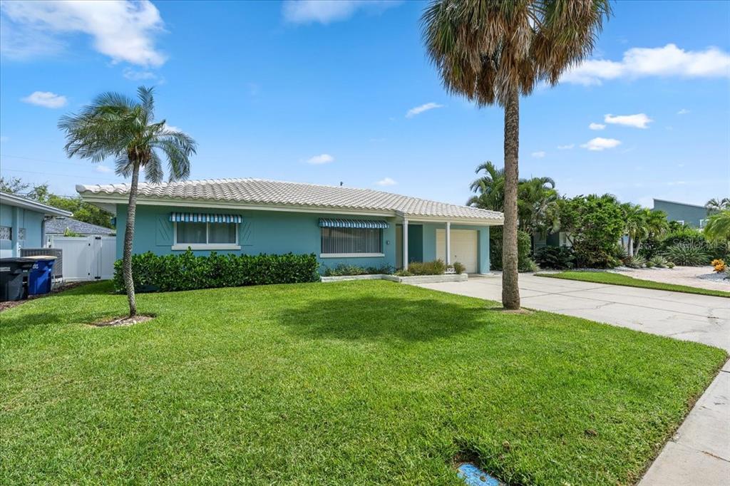 1019 MANDALAY AVENUE, CLEARWATER BEACH, FL — photo 4 of 30