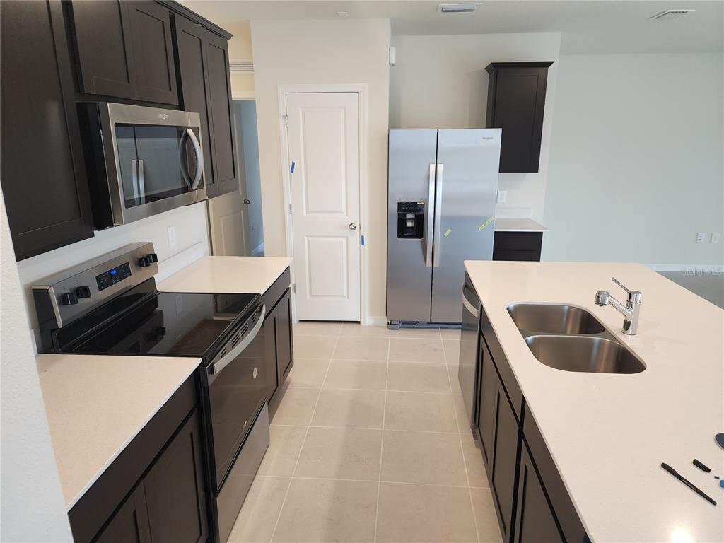 3619 CAMBRIDGE BROOK DRIVE, DAVENPORT, FL — photo 3 of 9