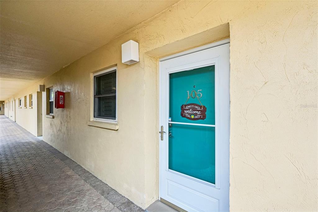 1300 N PORTOFINO DRIVE UNIT 105, SARASOTA, FL — photo 3 of 27