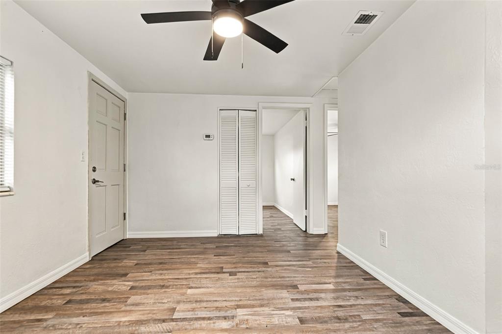 3940 55TH AVENUE N, ST PETERSBURG, FL — photo 4 of 40