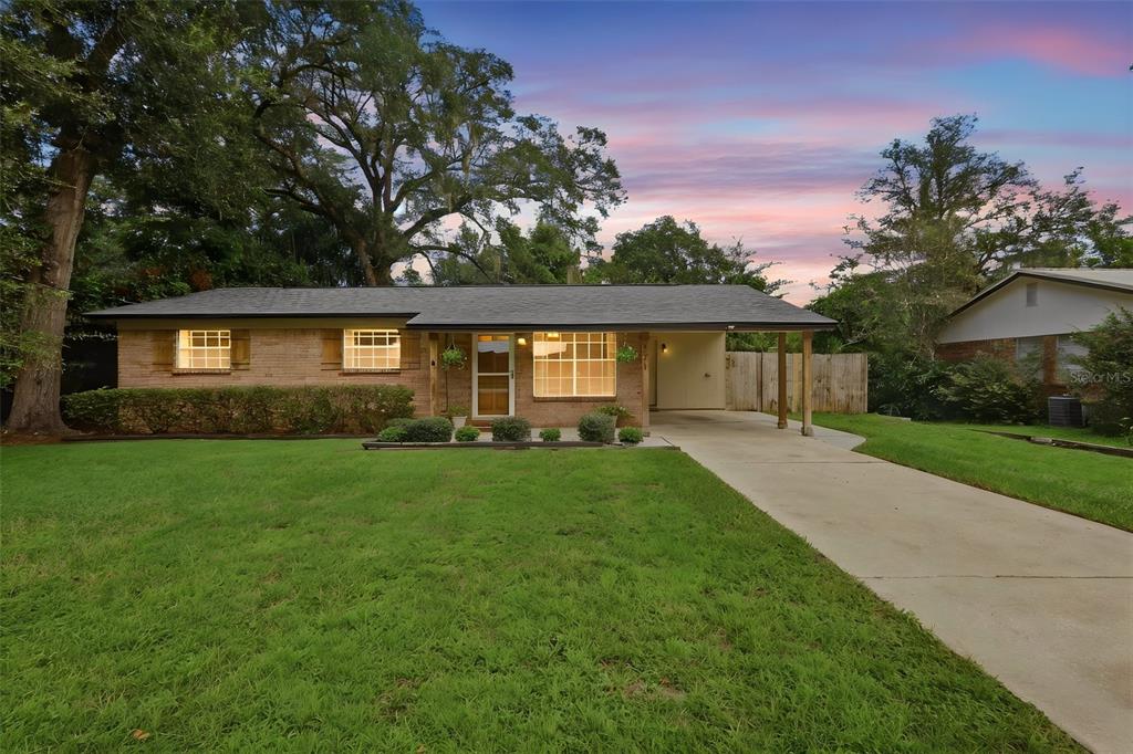 371 W HOLLY DRIVE