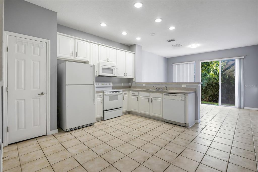5276 PARADISE CAY CIRCLE, KISSIMMEE, FL — photo 5 of 26