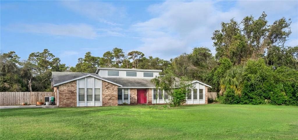 650 W LORRAINE DRIVE