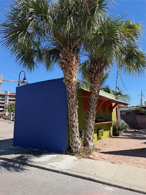 401 BURNS COURT, SARASOTA, FL — photo 4 of 6