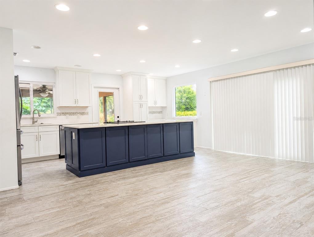 1309 WATER OAK WAY N, BRADENTON, FL — photo 2 of 30