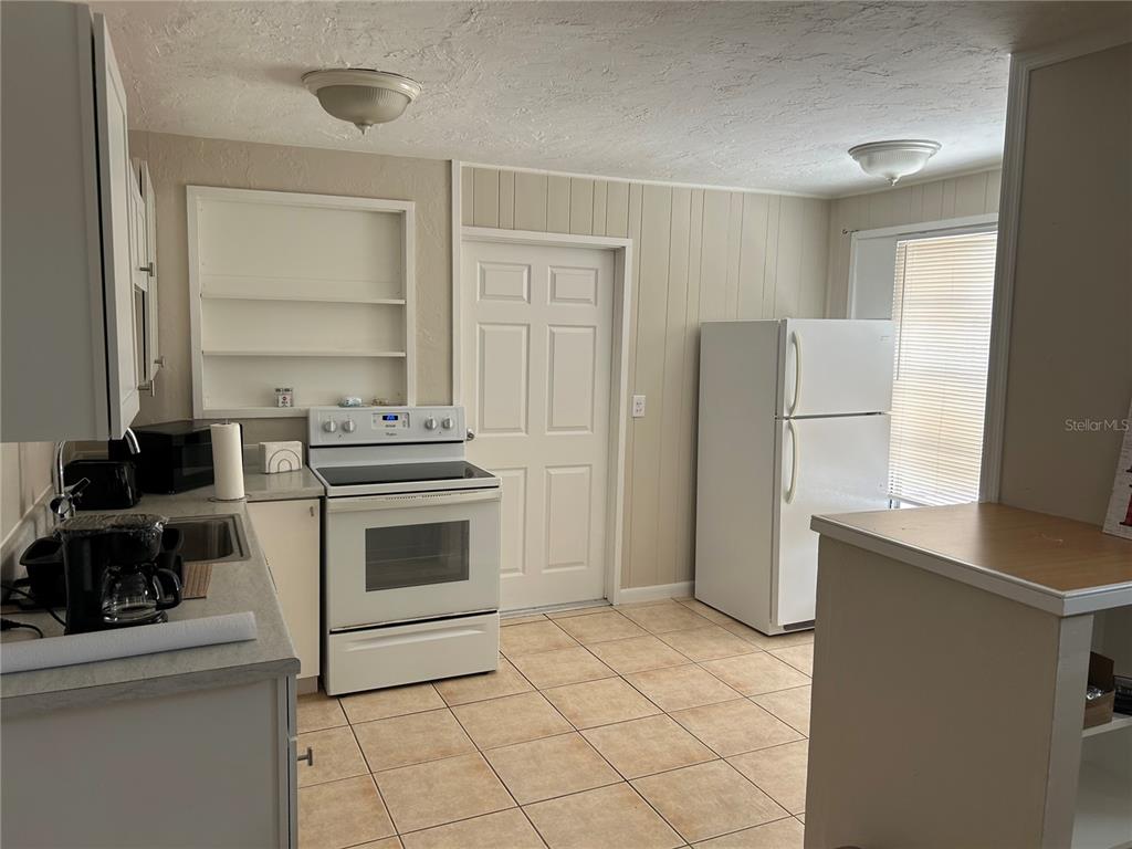 5610 18TH AVE, GULFPORT, FL — photo 5 of 13