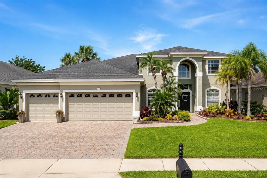 2927 CURVING OAKS WAY