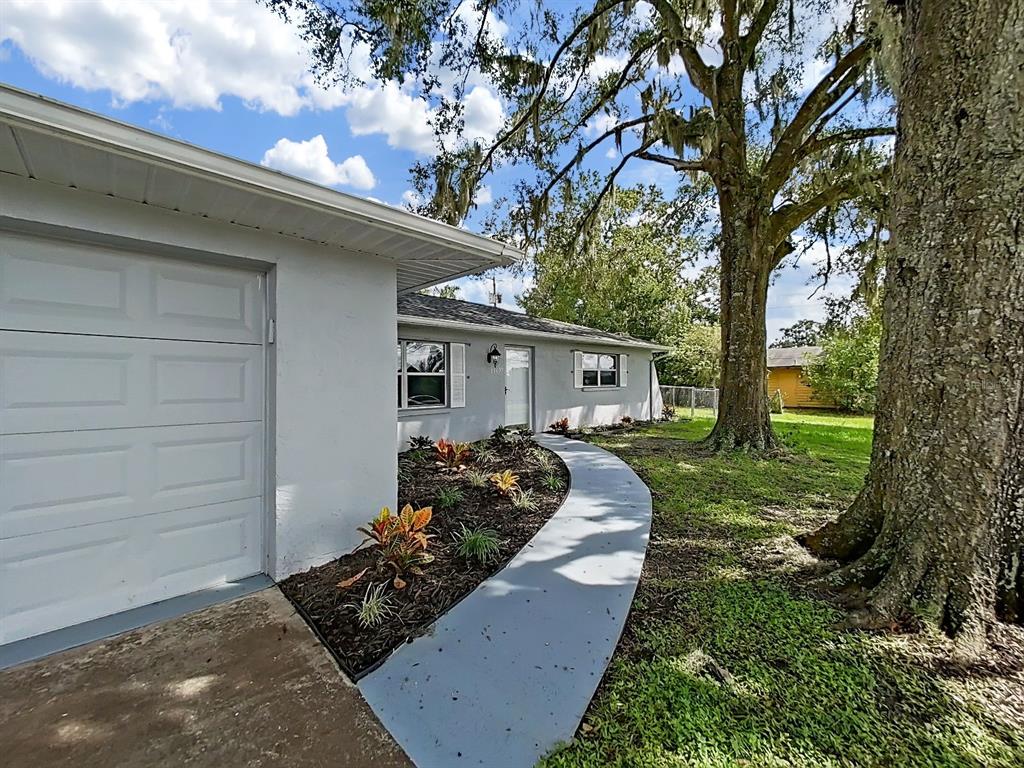 27055 FRAMPTON AVENUE, BROOKSVILLE, FL — photo 5 of 30