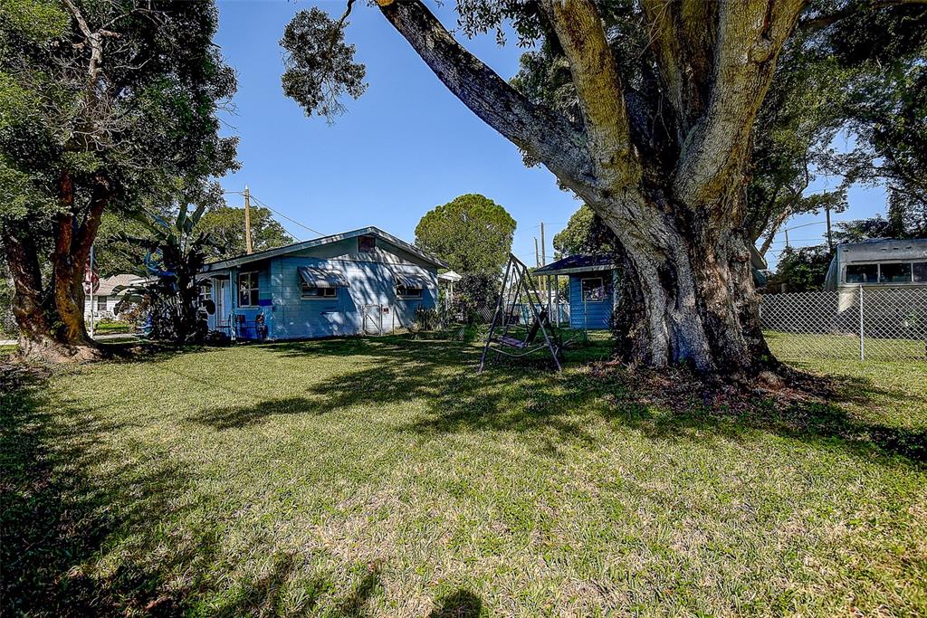 498 STREMMA ROAD, LARGO, FL — photo 3 of 36