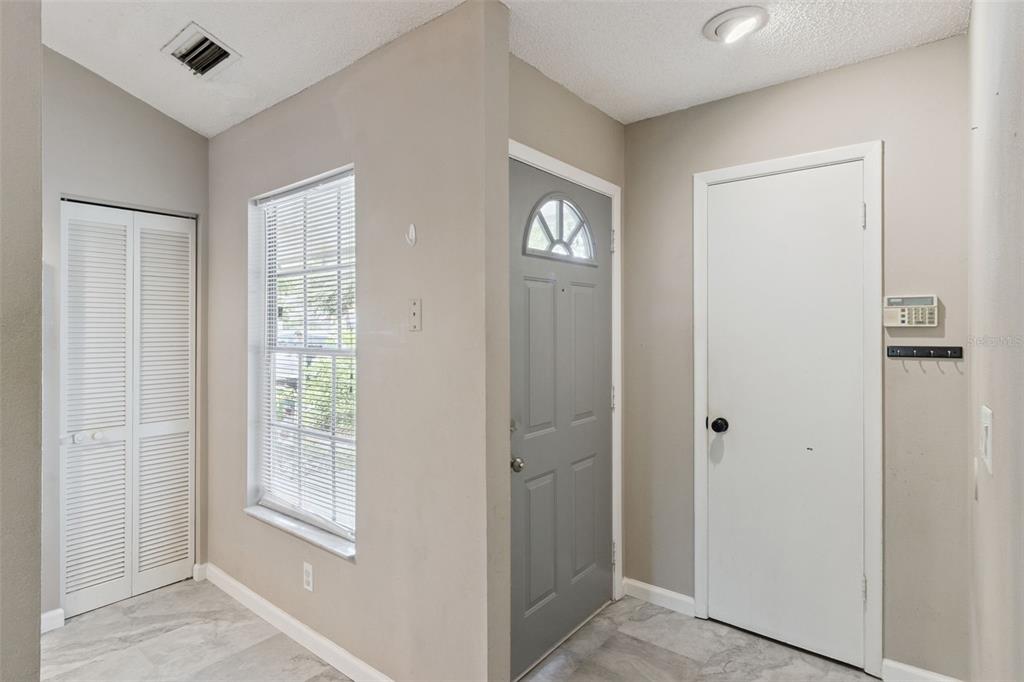 3244 LAUREL DALE DRIVE, TAMPA, FL — photo 3 of 27