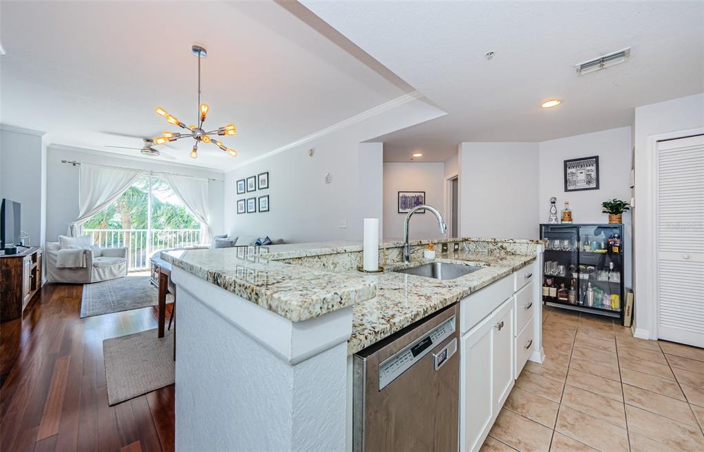 700 S HARBOUR ISLAND BOULEVARD UNIT 404, TAMPA, FL — photo 3 of 30