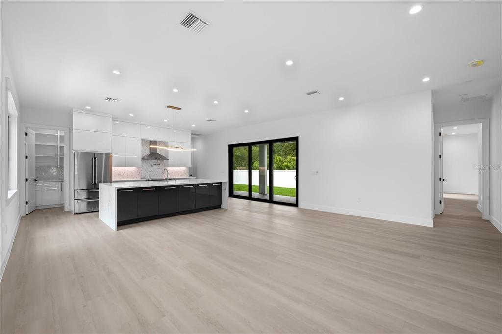 5341 LAKE PEARL COURT, TAMPA, FL — photo 5 of 30