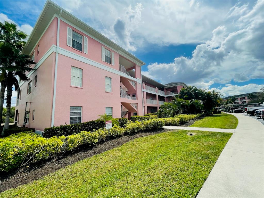 2040 WILLOW HAMMOCK CIRCLE UNIT 202