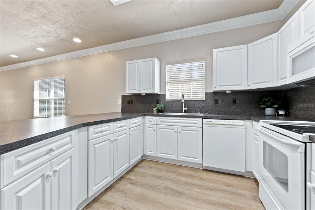 4722 NW 80TH ROAD, GAINESVILLE, FL — photo 3 of 30