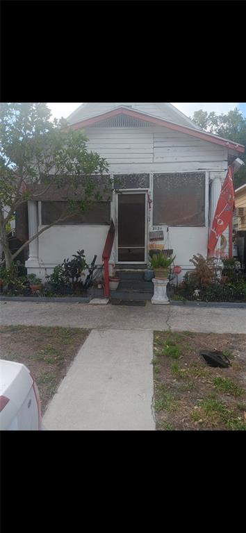 2126 W PINE STREET