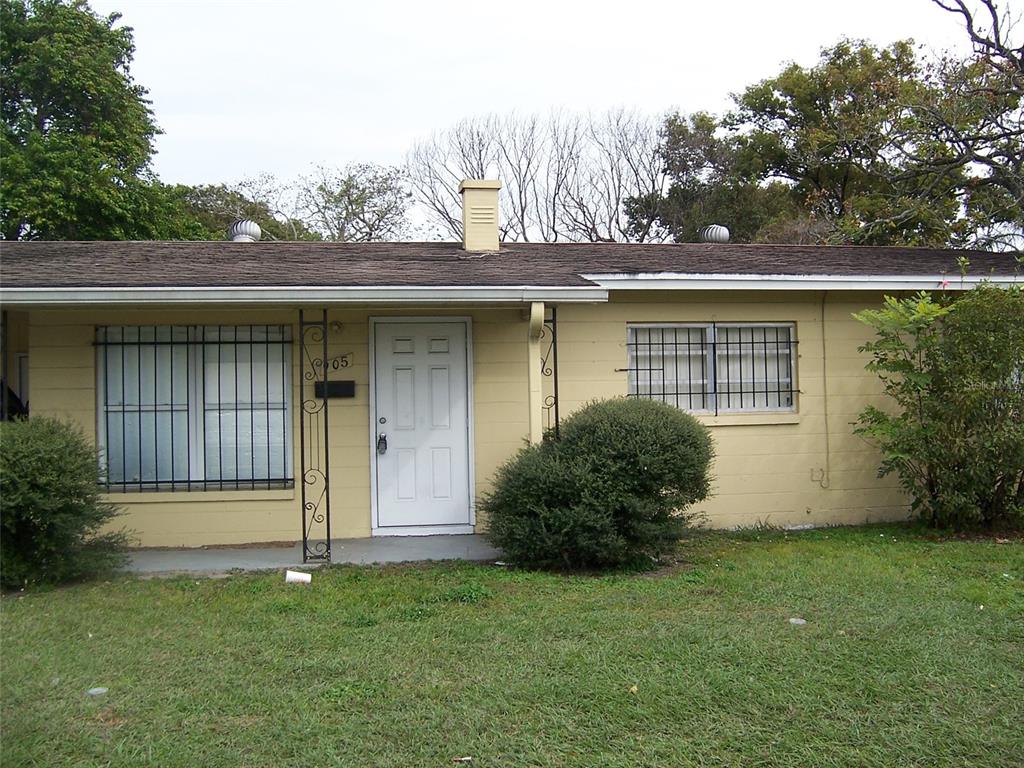 905 N PINE HILLS ROAD