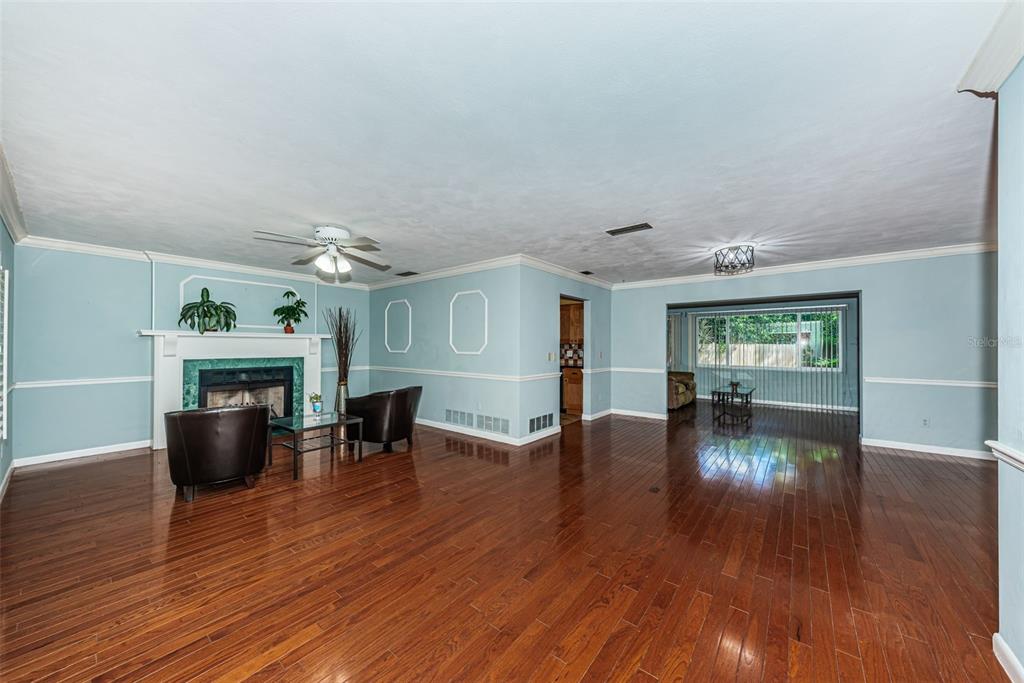 499 JEWEL COURT, BELLEAIR BLUFFS, FL — photo 5 of 20