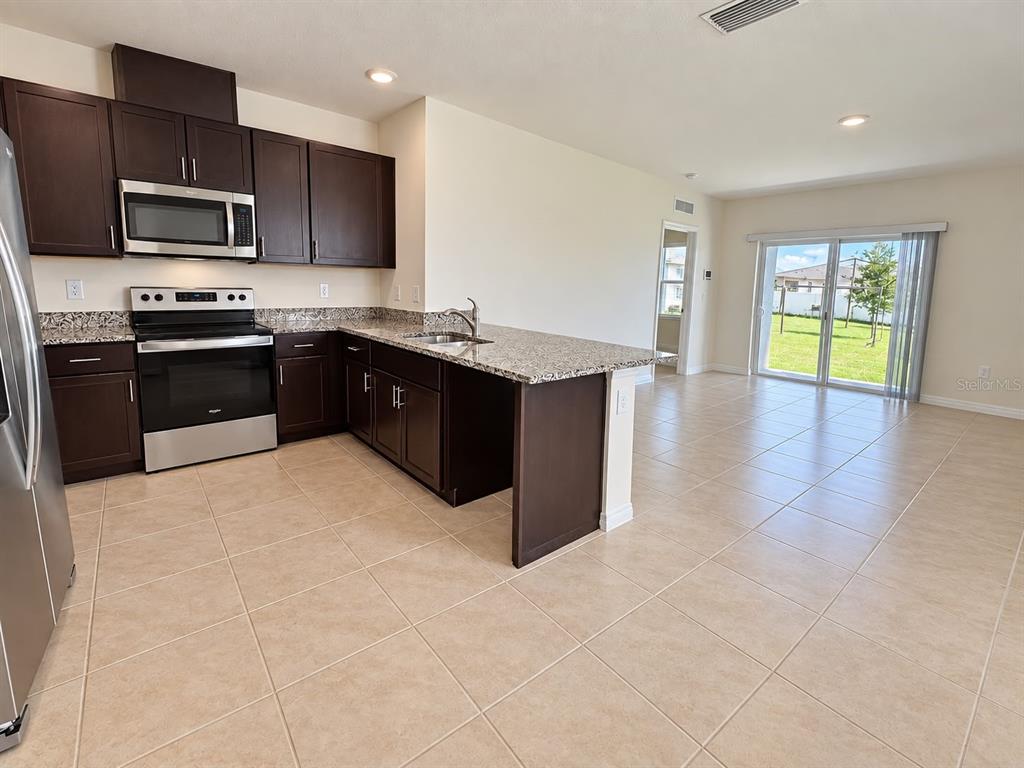1713 SOUTHFORK DRIVE, KISSIMMEE, FL — photo 5 of 30