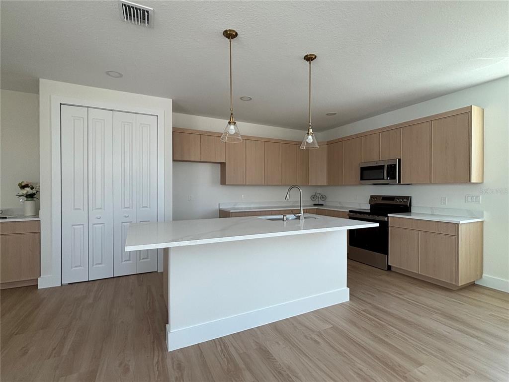 709 GULF BOULEVARD, INDIAN ROCKS BEACH, FL — photo 4 of 27