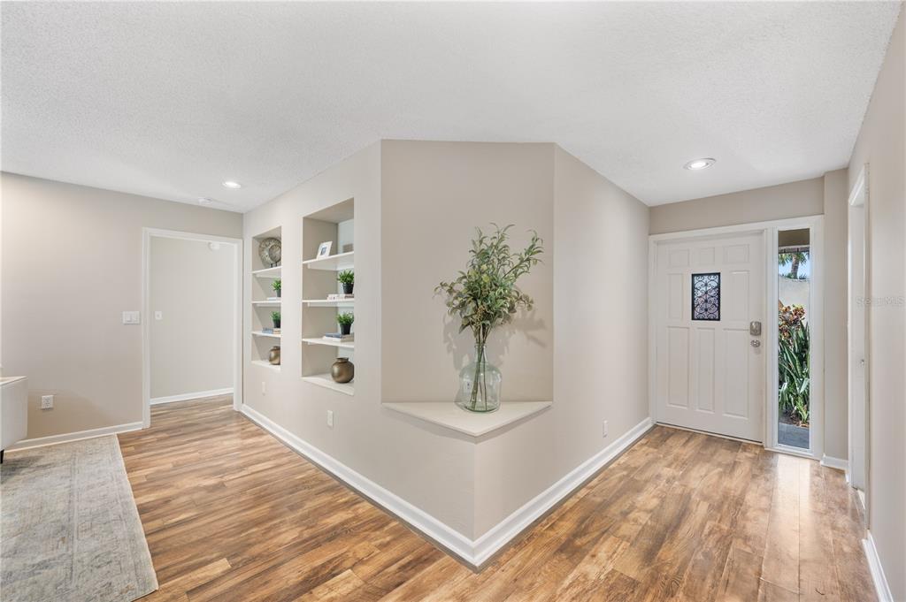 13510 AVISTA DRIVE, TAMPA, FL — photo 4 of 30