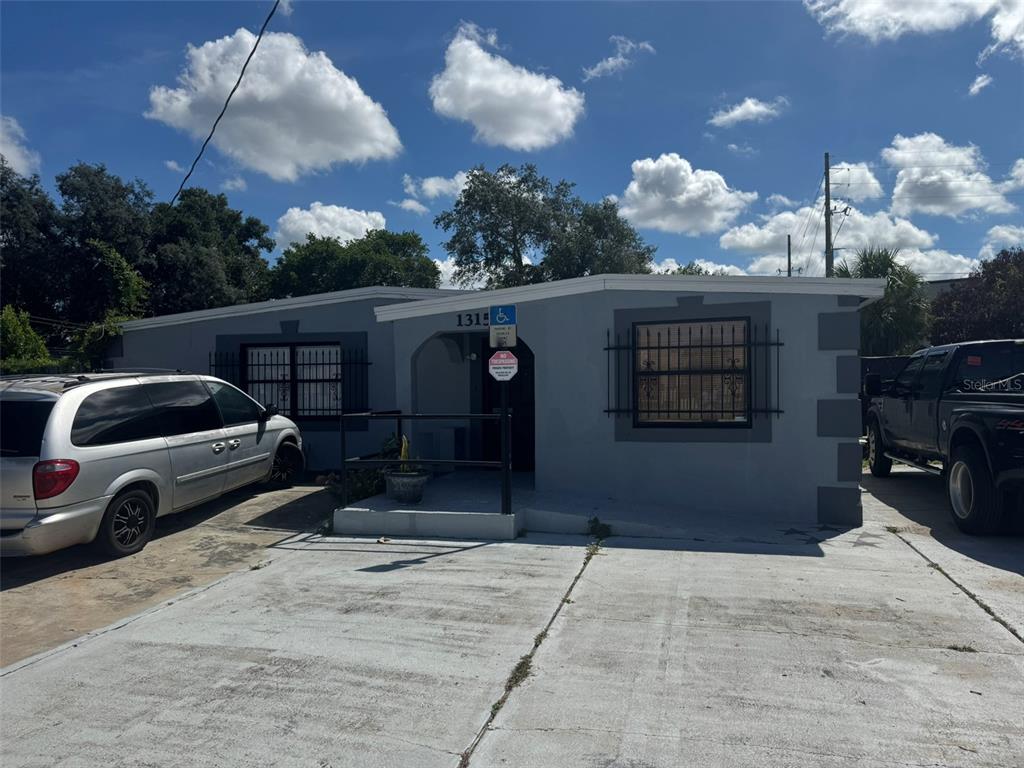 1315 N PINE HILLS ROAD