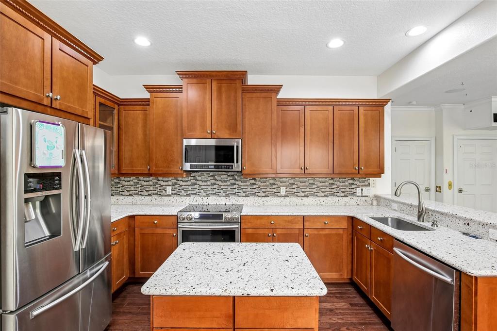 6223 ANHINGA PLACE, TAMPA, FL — photo 3 of 30