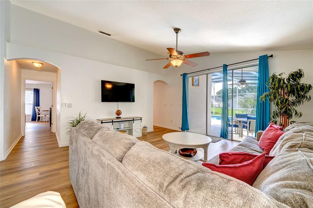 136 TROON CIRCLE, DAVENPORT, FL — photo 4 of 30