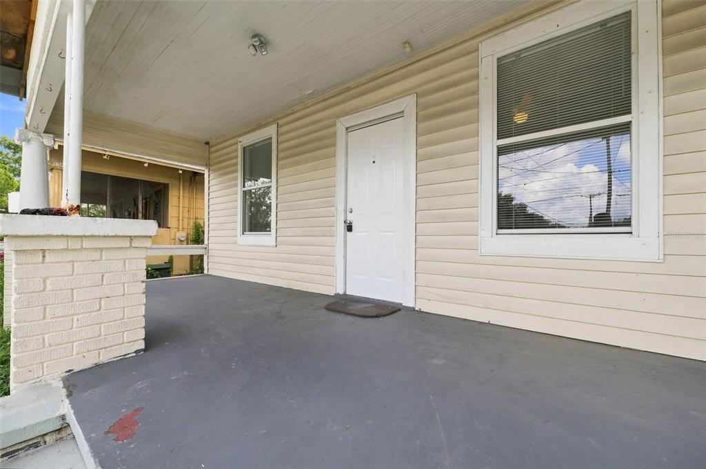 1609 E LAKE AVENUE, TAMPA, FL — photo 3 of 27