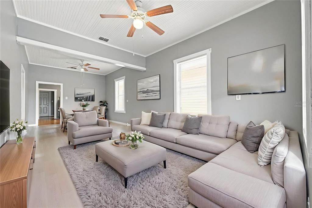 1609 E LAKE AVENUE, TAMPA, FL — photo 5 of 27