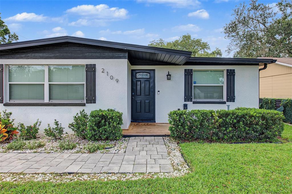 2109 E FLORA STREET, TAMPA, FL — photo 3 of 30