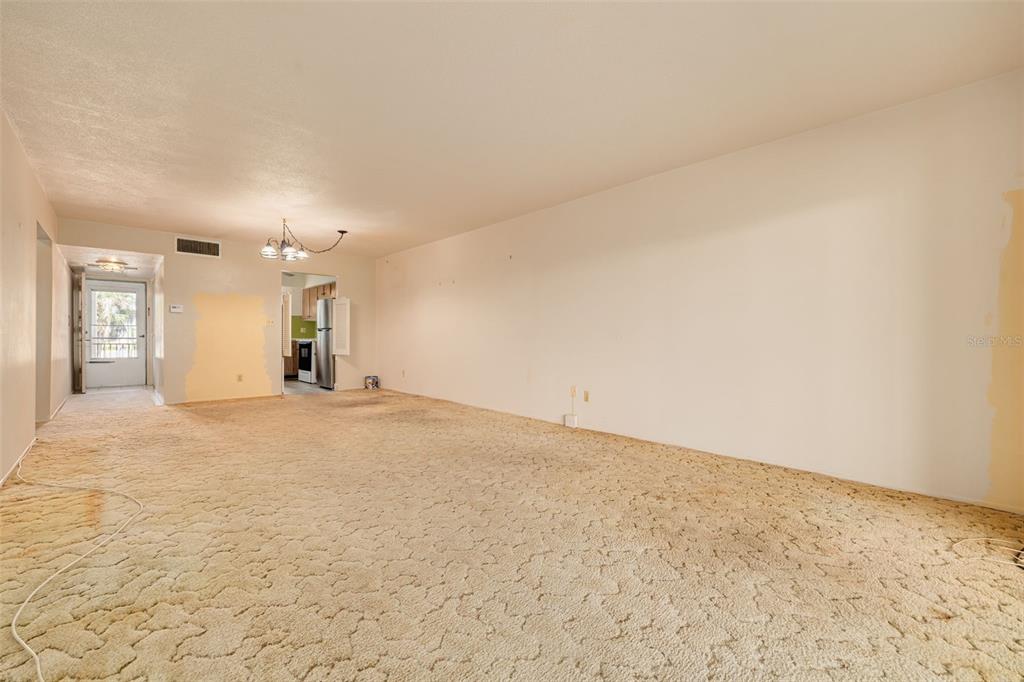 211 PASADENA AVENUE N UNIT 206, ST PETERSBURG, FL — photo 4 of 31