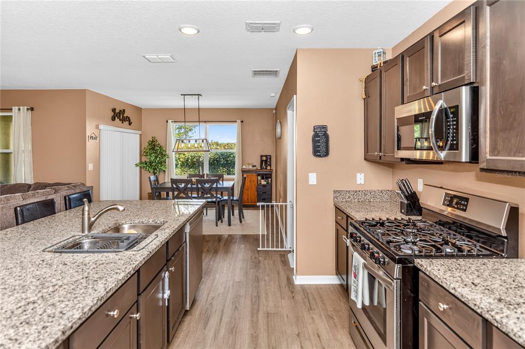 339 LAZIO CIRCLE, DEBARY, FL — photo 3 of 29