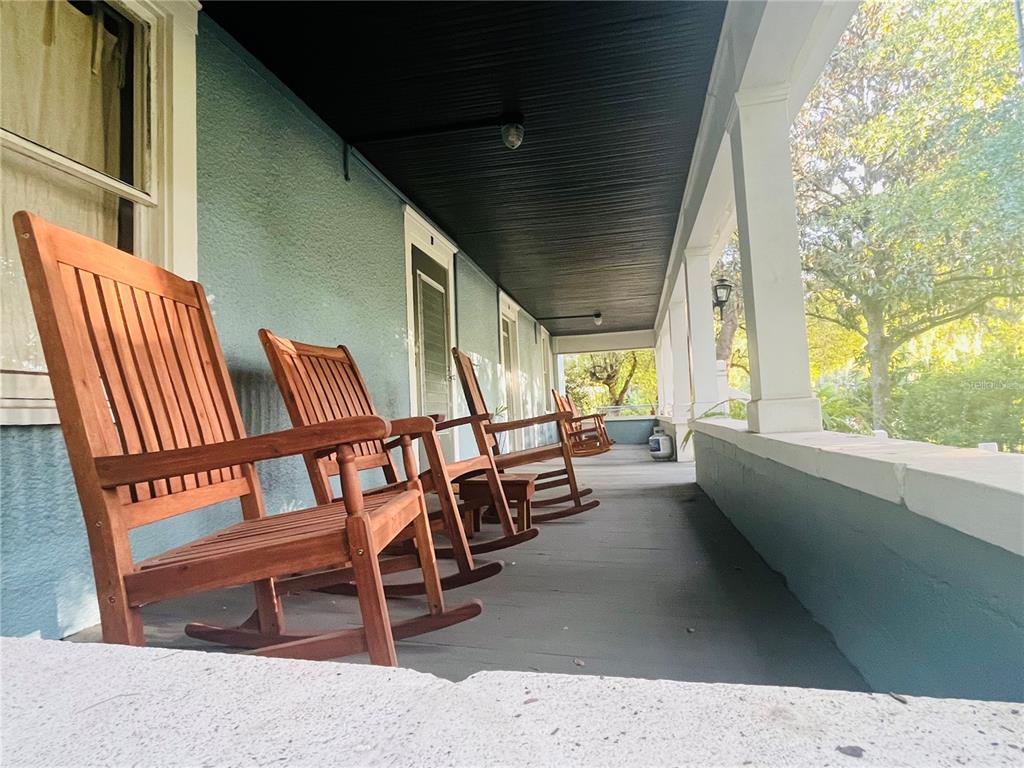 1124 NW 4TH STREET, GAINESVILLE, FL — photo 4 of 25
