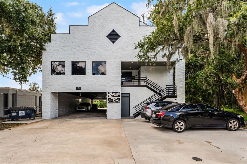 120 E MARKS STREET UNIT 200